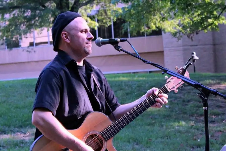 live music with anthony semiao