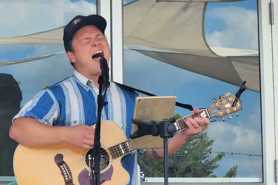 live music with ben fisher
